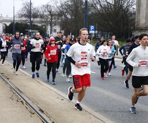 Bieg na Piątkę 2024, Warszawa - zdjęcia. Biegłeś? Szukaj się w galerii!