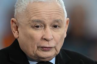 Incydent na spotkaniu z Kaczyńskim w Leżajsku. Mężczyźnie wyrwano mikrofon 