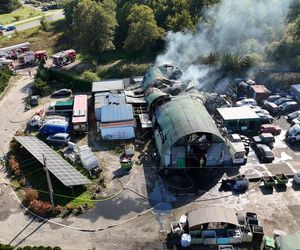 Płonie wielka hala pod Warszawą