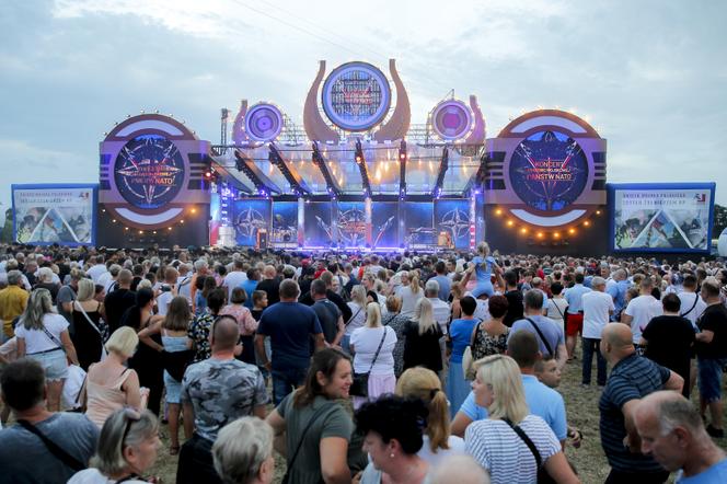Wakacyjna Trasa Dwójki w Elblągu. Koncert piosenki wojskowej państw NATO