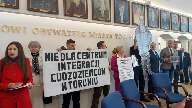 Protestowali przeciwko utworzeniu Centrum Integracji Cudzoziemców w Toruniu