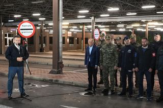 Terespol. Konferencja prasowa ministra Marcina Kierwińskiego.