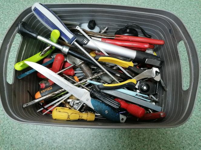 Te przedmioty pochodzą z kradzieży. Może jest coś twojego