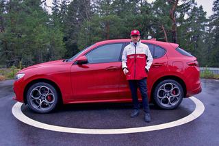 Kimi Raikkonen jeździ Alfą Romeo Stelvio