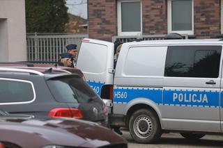 Wróciły do domu i znalazły swoją mamusię bez głowy. Makabryczny mord pod Mławą. Brat zabił siostrę