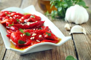 Papryka pieczona: przepis na przekąskę