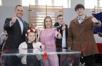 Karol Nawrocki i Marta Nawrocka z rodziną
