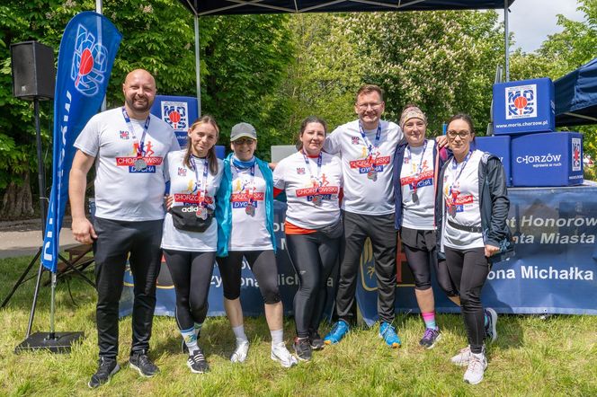 Sportowe emocje w Chorzowie. 150 biegaczy wystartowało w 6. edycji Chorzowskiej Dychy