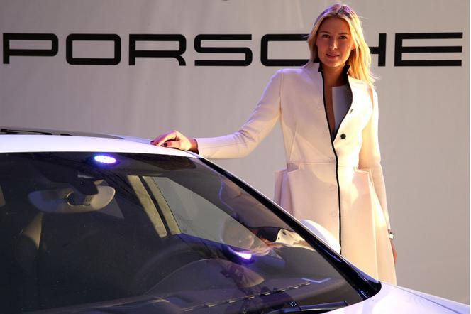 Maria Szarapowa / Porsche Panamera GTS