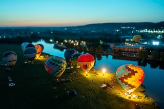 Balonowe Świętokrzyskie w Pińczowie. Nocne pokazy balonów skradły serca! Wielka fiesta zachwyciła tysiące!