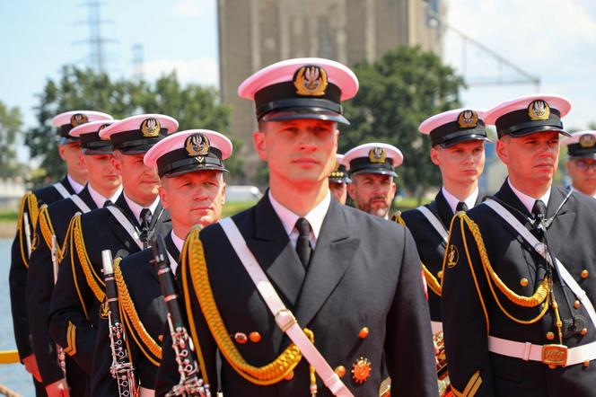 Wodowanie i chrzest przyszłego ORP Jaskółka