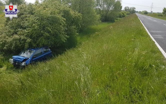 Groźny weekend w Puławach! Dwa samochody wypadły z drogi przez nadmierną prędkość