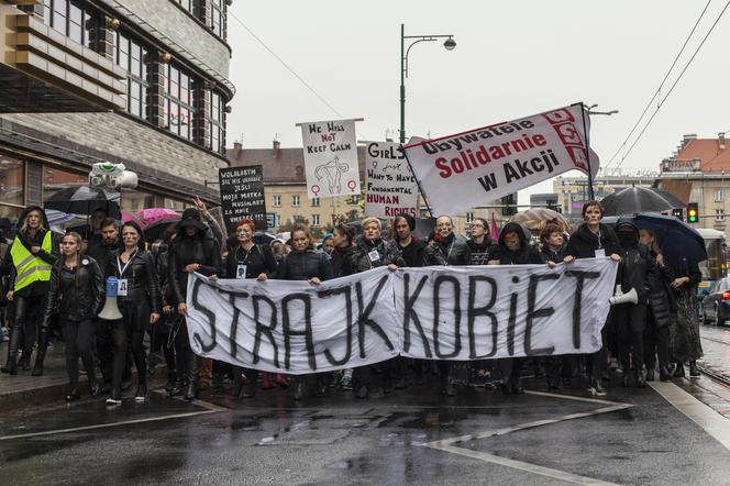 "Czarny Wtorek - Wielka Zbiórka ". Strajk kobiet w całej Polsce