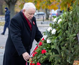 Jarosław Kaczyński wraz z delegacją PiS złożył wieńce przed pomnikami Ojców Niepodległości