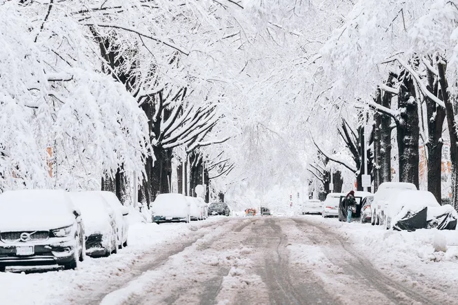 Śnieg spowodował Armagedon na dolnośląskich drogach. Zamknięto przejście graniczne