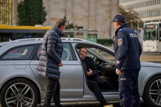 Na Wspólnej, odcinek 4039: Artur (Janusz Chabior), Krzysztof Smolny (Łukasz Konopka)	