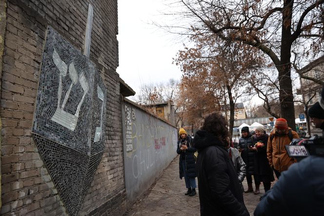  „Warunek cudu” przedstawia drejdel, czyli żydowski bączek do gry podczas święta Chanuki