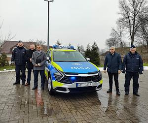 Nowy oznakowany radiowóz trafił do funkcjonariuszy w Lubawie