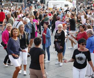 Potańcówka w centrum Katowic. Wyspiański znów porwał tłumy do szalonej zabawy