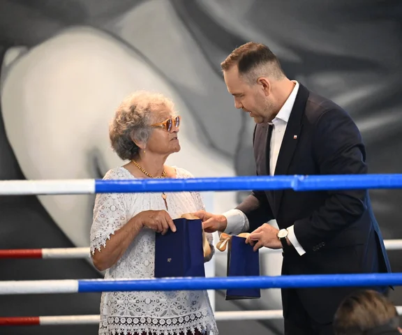 Nawrocki był na gali boksu! Pamiętał o przyjaciołach