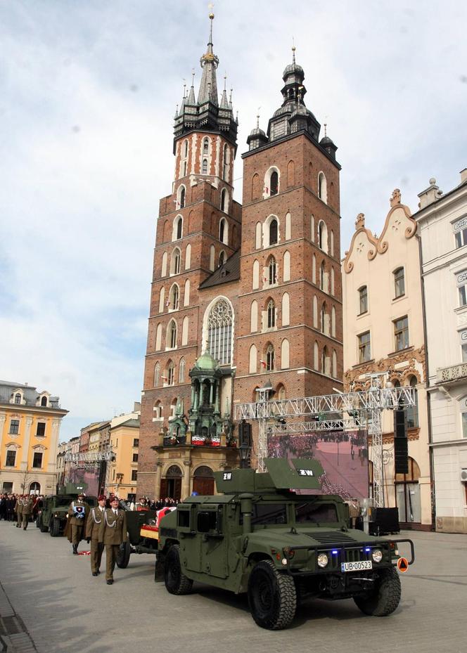 Rocznica pogrzebu Lecha i Marii Kaczyńskich na Wawelu