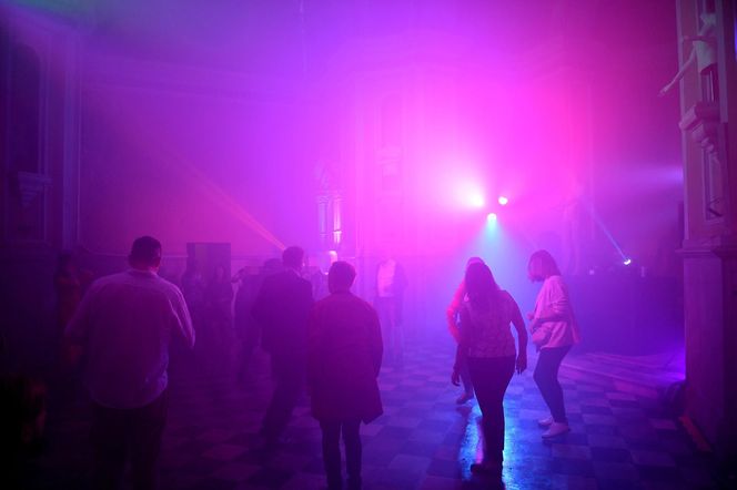 Rybnik. Urządzili całonocną imprezę techno w kaplicy. Tak wyglądala, mamy zdjęcia!