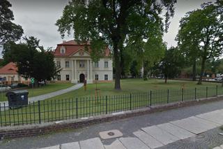 Koszmar w Żaganiu! 10-letni chłopiec nabity na płot przed sądem