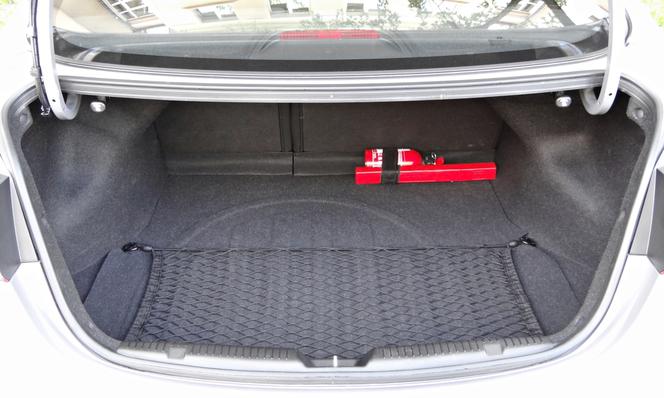 Hyundai Elantra 1.6 MPI w wersji Style