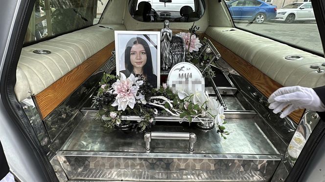 Tłumy na pogrzebie tragicznie zmarłej Mai. Kościół w Działdowie wypełniony po brzegi