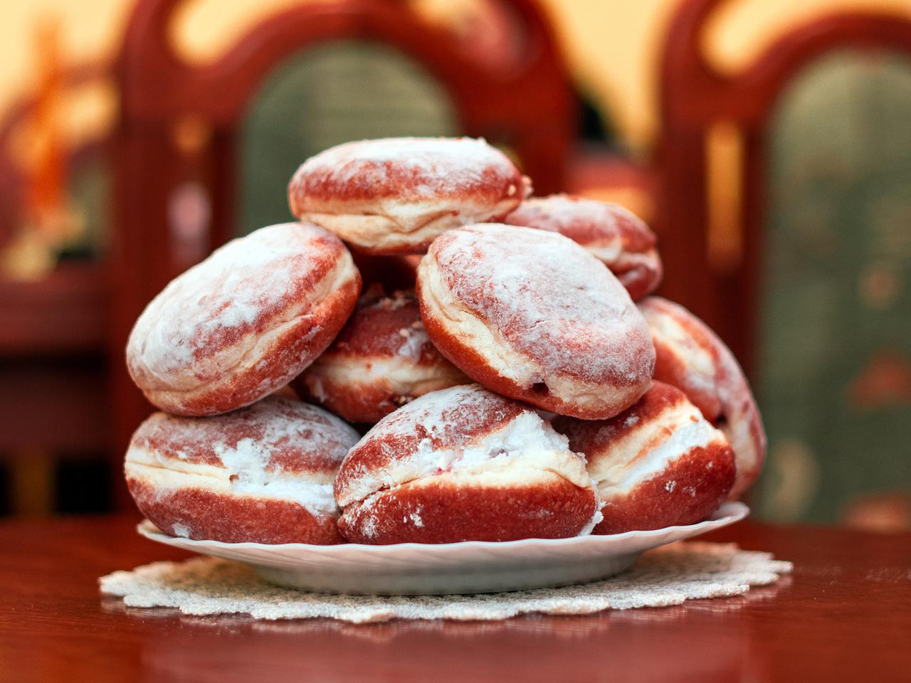 Kiedy jest tłusty czwartek 2022? Ostatki już w lutym. Pączki Magdy Gessler - przepis idealny na tłusty czwartek. Trzeba pamiętać o ważnym szczególe!