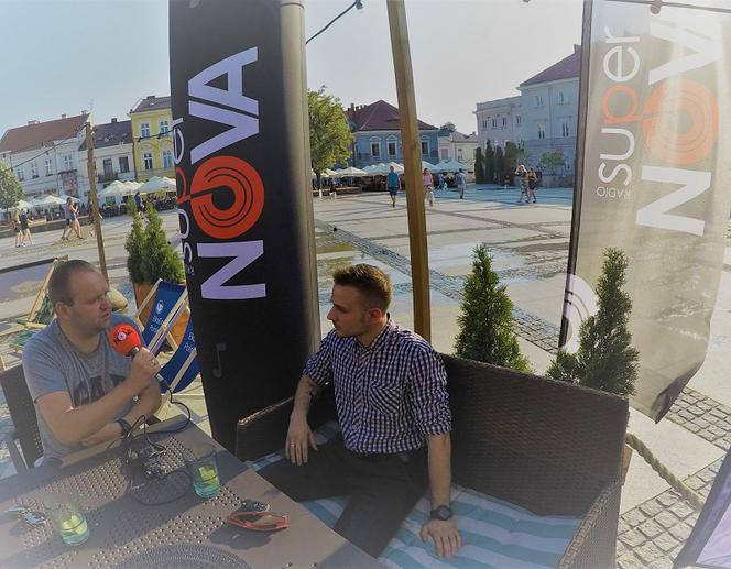 Super Lato w Kielcach. Zdjęcia z naszego mobilnego studia w ogródku letnim klubu Maska