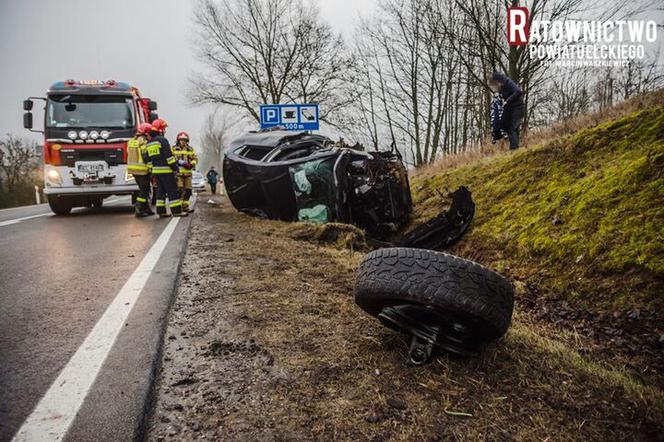 Wypadek na DK 16. W miejscowości Buniaki zderzyły się dwa samochody osobowe