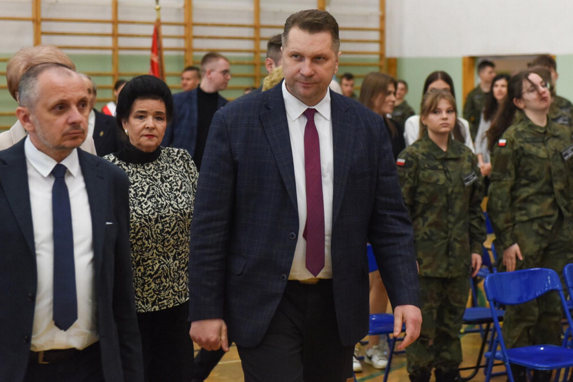 Przemyslaw Czarnek. Otwarcie strzelnicy pneumatycznej w XXVII LO im. Zesłańców Sybiru w Lublinie