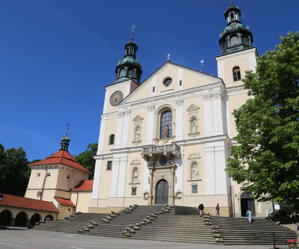 Nawet 120 tysięcy wiernych zjedzie do tego miasta. Kierowcy muszą przygotować się na drogowy paraliż