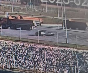 Szalony drift na parkingu w Piasecznie! Myślicie, że to wszystko? Kierowca nie miał prawa jazdy od roku!