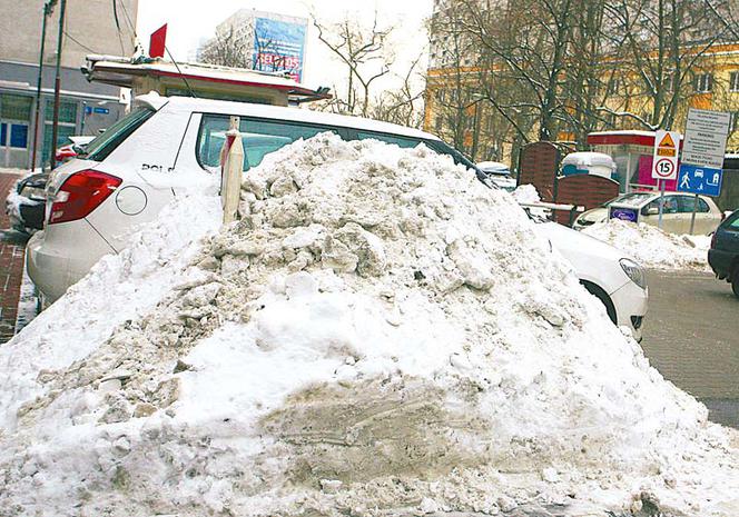 Stolica tonie w brudnej brei