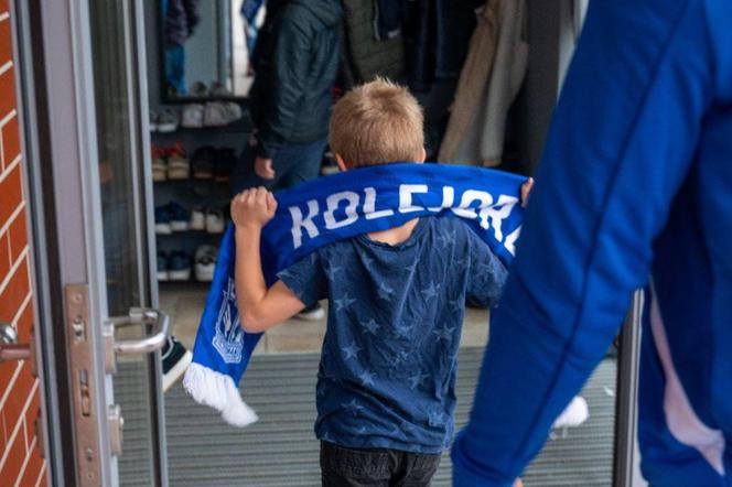 Lech Poznań, piłkarze odwiedzili dzieci w siedzibie Centrum Wspierania Rodzin