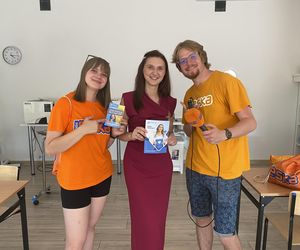 Wakacyjny patrol Eska Summer City w olsztyńskim oddziale Szkoły Policealnej Pascal