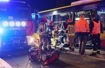Wypadek z udziałem autobusu i ciężarówki w Warszawie (23.10.2025)