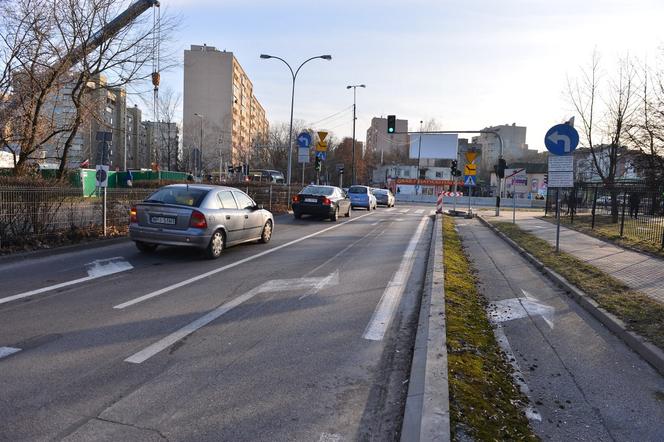 Nieczytelne skrzyżowanie przy Wola Park