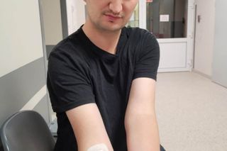 Lekarze zdiagnozowali u pana Przemysława rzadkie mutacje genetyczne. „Toczę nierówną walkę”