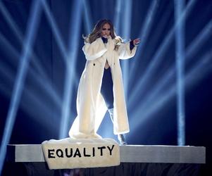 Jennifer Lopez nago w wannie! Zdjęcia pojawiły się w sieci