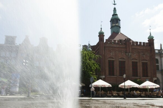 Kurtyny wodne w Gdańsku pomagają mieszkańcom przetrwać upały!