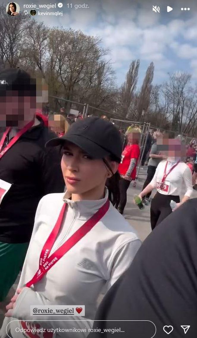 Roxie Węgiel  biega z Kevinem