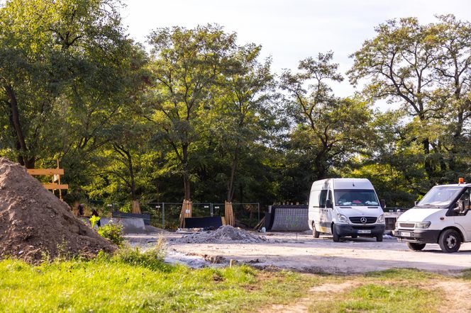 Budowa skateparku pod Kopą Cwila na warszawskim Ursynowie