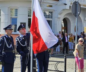 Nadanie sztandaru dla KPP w Świdwinie