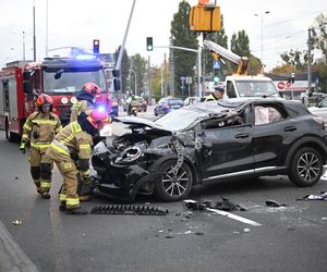 Dachowanie w Warszawie! Wcześniej na tej ulicy doszło do śmiertelnej masakry