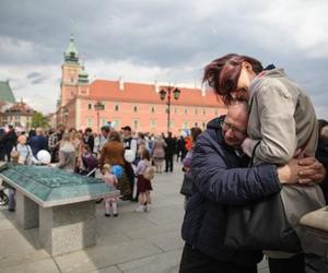 Narodowy Marsz Życia przez Warszawę. Organizatorzy mówią, że idą w obronie „poczętych dzieci zagrożonych aborcją”