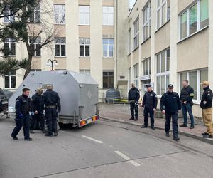 Kraków. Interwencja kontrterrorystów w AGH. Znaleźli słoiki z wybuchową substancją