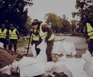 Wojsko Polskie pomaga w walce z powodzią i jej skutkami